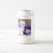 紫色の花首付き白絵画猫 ビールジョッキ (正面左)