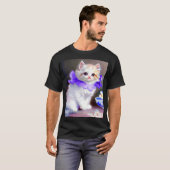 紫色の花首付き白絵画猫 Tシャツ (正面フル)