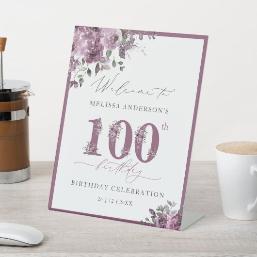 紫色の花100番目の誕生日歓迎の台座看板 台座サイン (インサイチュ)