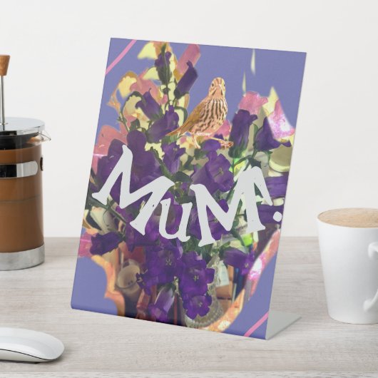 紫色の花 台座サイン (インサイチュ)