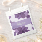 紫色の花Bas Mitzva好意バッグと名前 フェイバーバッグ (クリップ留めされた状態)