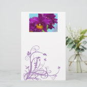 紫色の蘭が付いている花の文房具 便箋 (スタンド正面)