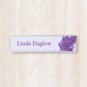 紫色の蘭のぶら下がったな壁の机のドアの名札 サインプレート (正面)