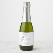 紫色の蝶の女の子の赤ちゃんシャワー スパークリングワインラベル (正面)