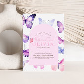 紫色の蝶ガールの最初の誕生日レインボー 招待状