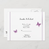 紫色の蝶ハート結婚式RSVPはがき インビテーションポストカード (正面/裏面)