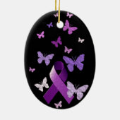 紫色の認識度のリボン セラミックオーナメント (裏面)