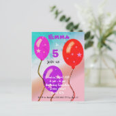 紫色の赤いバルーン子供の誕生日パーティー インビテーションポストカード (スタンド正面)