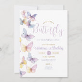 紫色の透明な小さな蝶が1回転している 招待状 (正面)