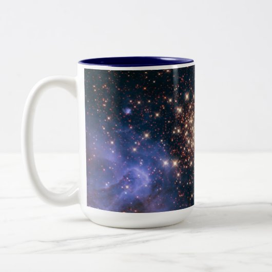 紫色の銀河系の星明かりの空の超新星の天文学の宇宙 ツートーンマグカップ (左)