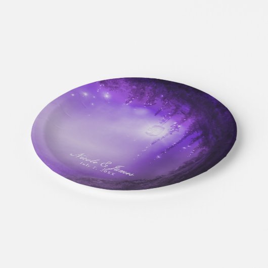 紫色の魅惑された森のファンタジー結婚披露宴 ペーパープレート (アングル)