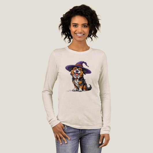 紫色の魔法使い帽子をかぶった愛らしい犬 トライブレンドＴシャツ (正面全体)