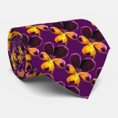 紫色の黄色いフローラジョニー花のネクタイをジャンプ ネクタイ (ロール)