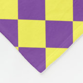 紫色の黄色い市松模様にダイヤモンド模様 フリースブランケット (角)