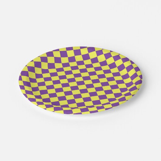 紫色の黄色い市松模様にダイヤモンド模様 ペーパープレート (アングル)