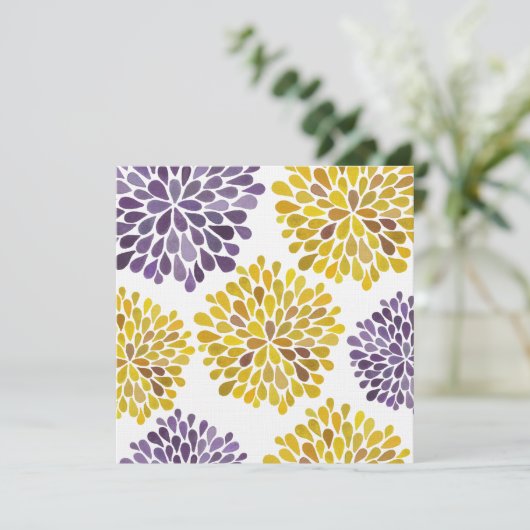 紫色の黄色い花を招待状結婚することは活気付きます 招待状 (スタンド正面)
