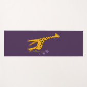 紫色の黄色くかわいくおもしろいなスケートで滑るの漫画のキリン ヨガマット (正面(横))