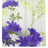 紫色の黄色く白い春の花のシャワー・カーテン シャワーカーテン (正面)