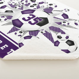 紫色の黒いサッカーボールが女の子のスポーツルームをスター シェルパブランケット