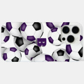 紫色の黒いサッカーボールの束モノグラムの Case-Mate iPhoneケース (裏面 (横))