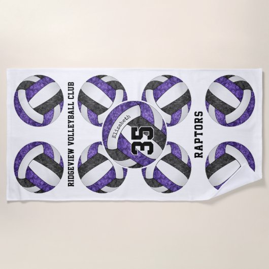 紫色の黒いチームカラーのガーリーバレーボール模様 ビーチタオル (正面)