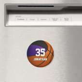 紫色の黒いチームカラーのリアルなバスケットボール マグネット (インサイチュ (食洗機))