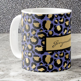 紫色の黒いヒョウモノグラムのプリント コーヒーマグカップ