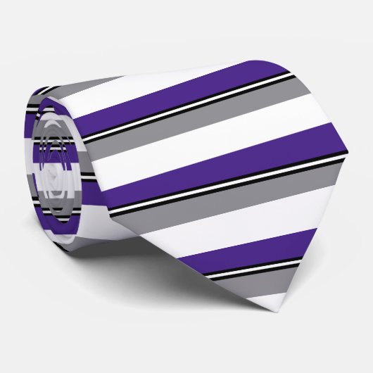 紫色の黒く、銀製のバンドを付けられたタイ ネクタイ (ロール)