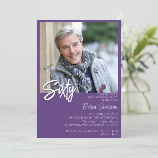 紫色の60歳誕生日写真 招待状 (スタンド正面)