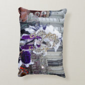 紫色のMardis Grasのズールー王 アクセントクッション (裏面(縦))