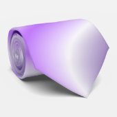 紫色は人のタイを影で覆います ネクタイ (ロール)