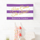 紫色は、花嫁、ブライダルシャワーの旗をここに来ます 横断幕 (インサイチュ)