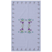 紫色よくはしゃぐの花とタンブルティール（緑がかった色）渦巻き旋回60x104 テーブルクロス (正面)