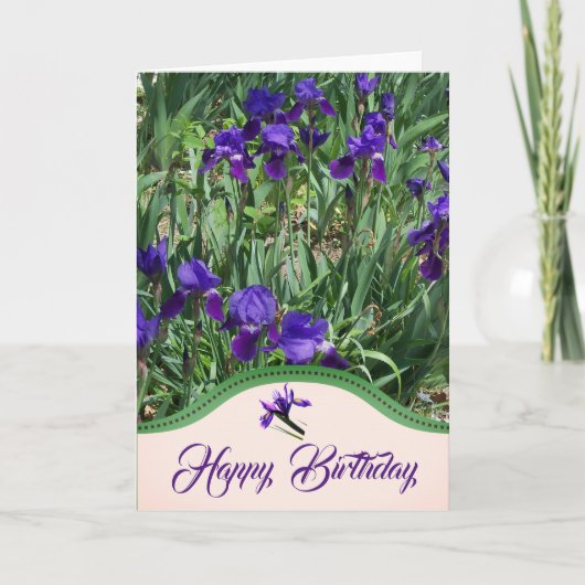 紫色アヤメの花園の誕生日カード カード (正面)