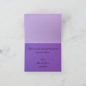 紫色エレガントな結婚指輪および黒い結婚式 サンキューカード (内部)