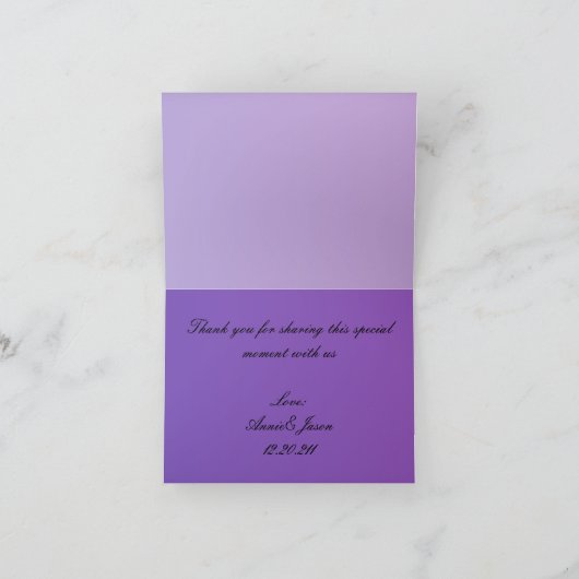 紫色エレガントな結婚指輪および黒い結婚式 サンキューカード (内部)
