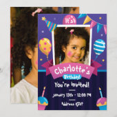 紫色バースデー ケーキと風船の招待状 招待状 (正面/裏面)