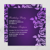 紫色及び白い花の誕生日の招待状は上がりました 招待状 (正面/裏面)