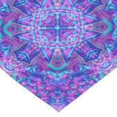 紫色及び青のヴィンテージのフラクタルの万華鏡のように千変万化するパターン ショートテーブルランナー (コーナー)