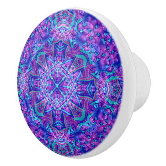 紫色及び青のヴィンテージのフラクタルの万華鏡のように千変万化するパターン セラミックノブ (右)