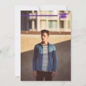 紫色太文字の卒業文字と帽子 卒業式 招待状 (裏面)