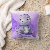 紫色絵を描の可愛い恐竜の女の子の赤ちゃんシャワーギフト クッション (ブランケット)