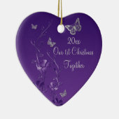 紫色、灰色私達の第1クリスマスの記念品のオーナメント セラミックオーナメント (右)