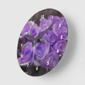 紫色colorizedばら色の束 ラウンド壁時計 (傾斜)