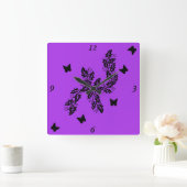 紫離れにツタと黒い蝶 スクエア壁時計 (ホーム)