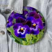 紫鮮やかのケシの花の写真 缶バッジ (インサイチュ)