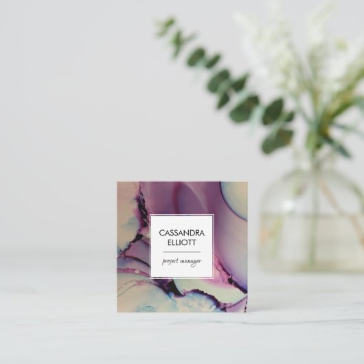 紫、ピンク、青のアルコールインクリキッドアート スクエア名刺 (スタンド正面)