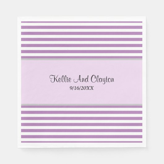 紫/白のナプキストライプンス スタンダードランチョンナプキン (正面)