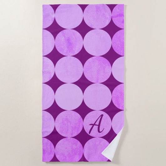 紫、紫マゼンタ、ピンクの円モノグラム ビーチタオル (正面)