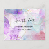 紫、緑、ピンクの流れる色が日付を保存 インビテーションポストカード (正面)